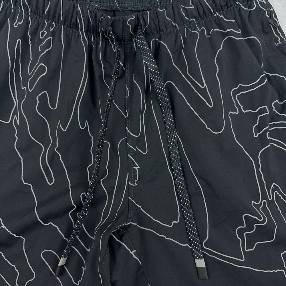 Fabletic The One Shorts Mens Sz S M Black Vision Wave Topo Reflective Print Gym - Picture 3 of 9